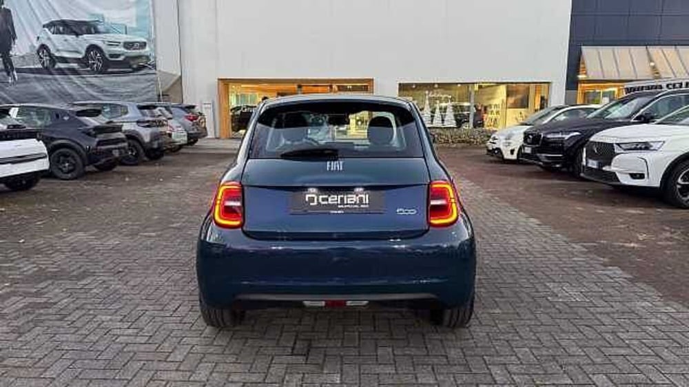 Fiat 500e nuova a Milano (5)