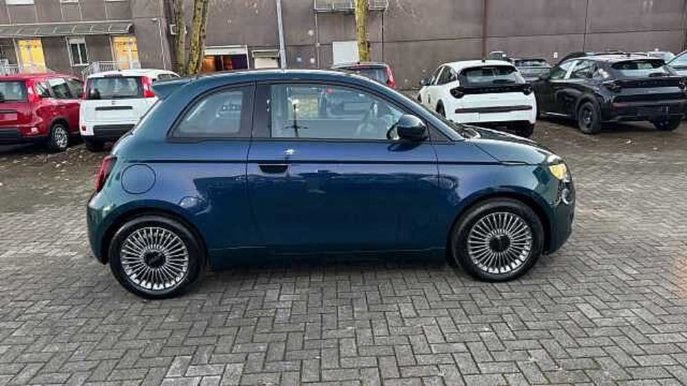 Fiat 500e nuova a Milano (7)