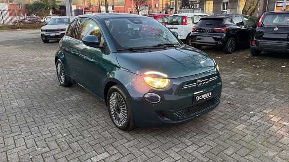 Fiat 500e nuova a Milano (8)