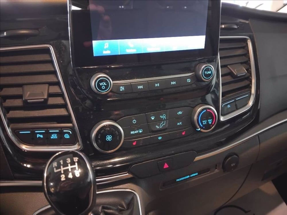 Ford Tourneo Custom usata a Milano (10)