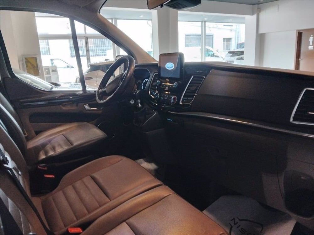 Ford Tourneo Custom usata a Milano (11)