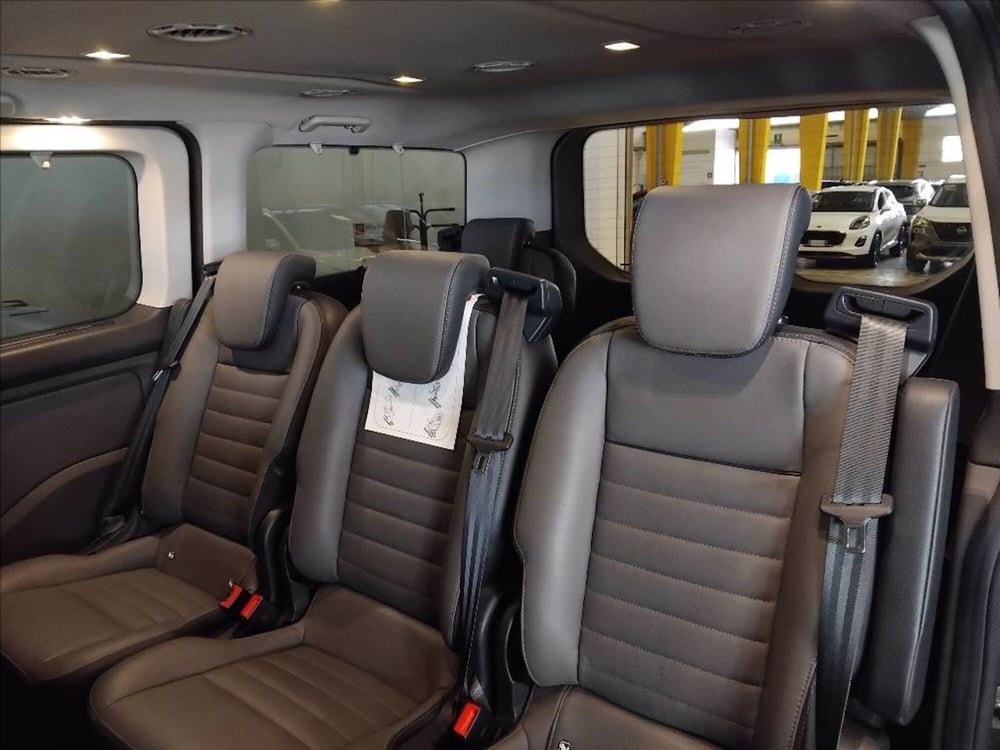 Ford Tourneo Custom usata a Milano (14)