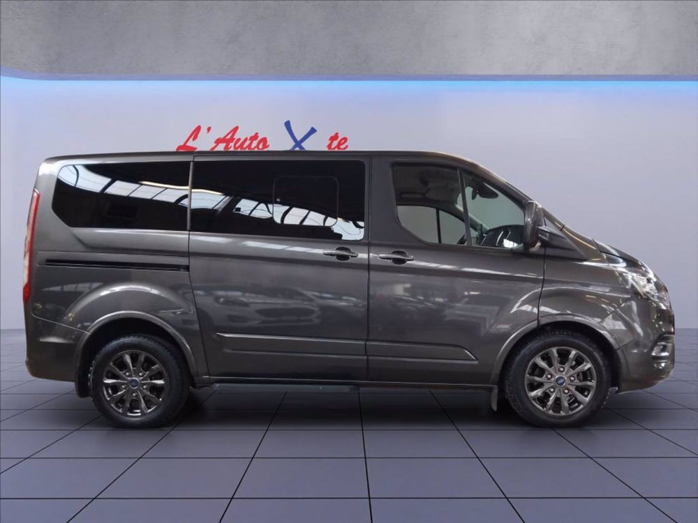 Ford Tourneo Custom usata a Milano (6)