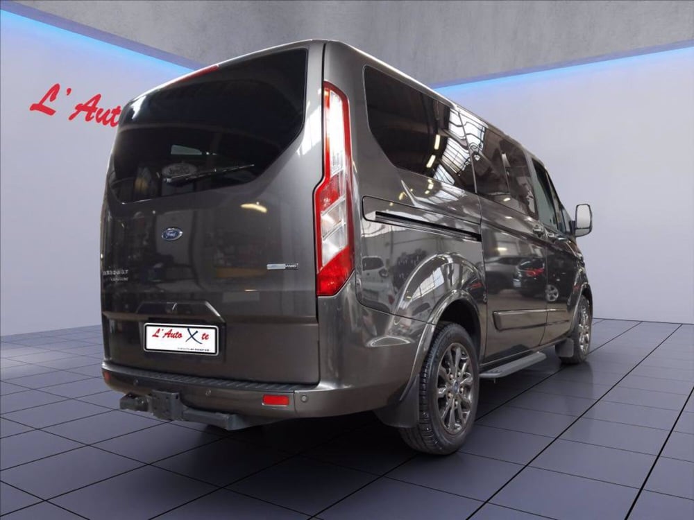 Ford Tourneo Custom usata a Milano (8)