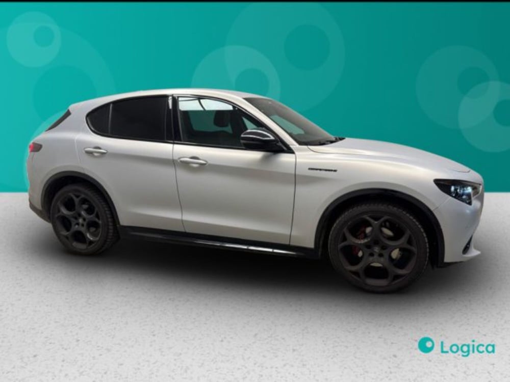 Alfa Romeo Stelvio usata a Biella (7)