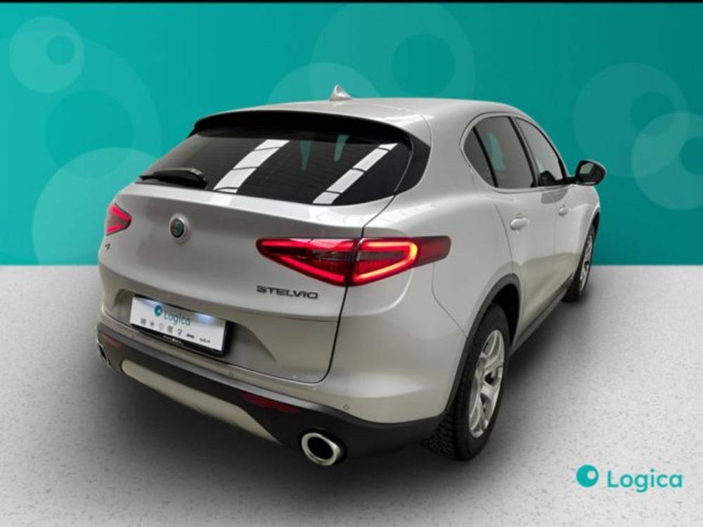 Alfa Romeo Stelvio usata a Biella (9)