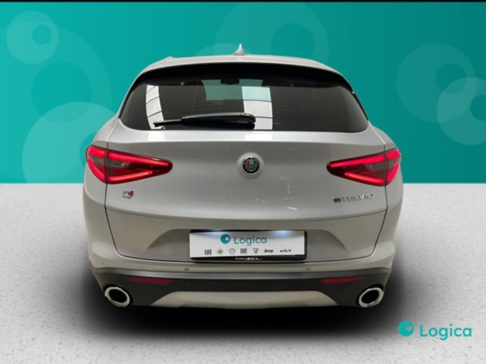 Alfa Romeo Stelvio usata a Biella (8)