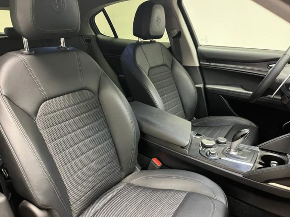 Alfa Romeo Stelvio usata a Biella (13)