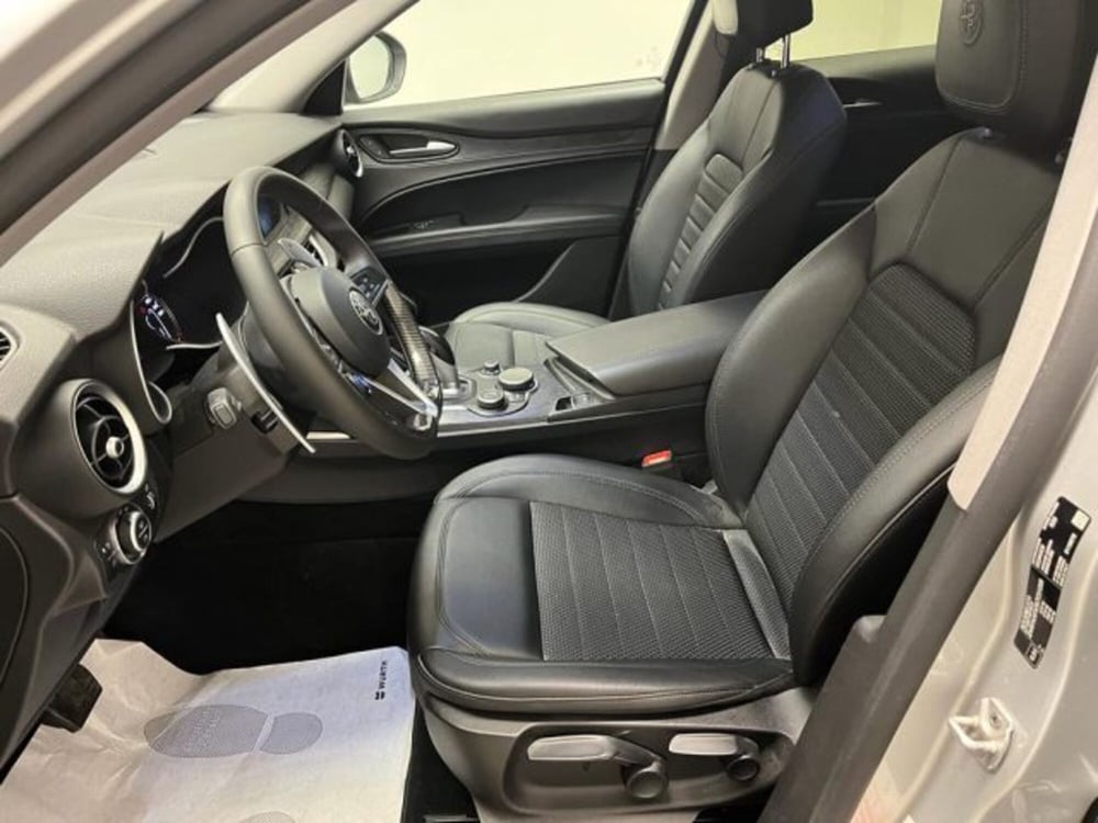 Alfa Romeo Stelvio usata a Biella (14)