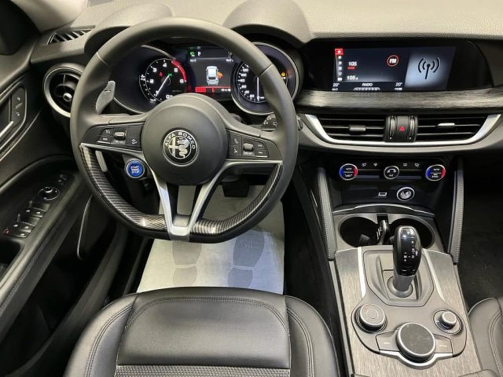 Alfa Romeo Stelvio usata a Biella (15)