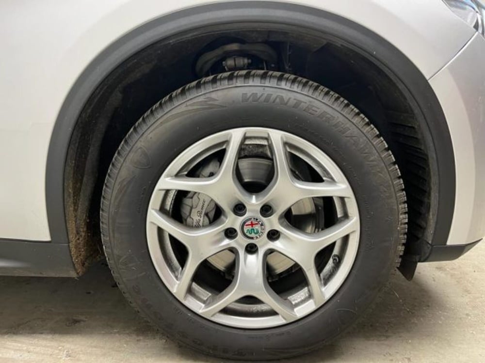 Alfa Romeo Stelvio usata a Biella (4)