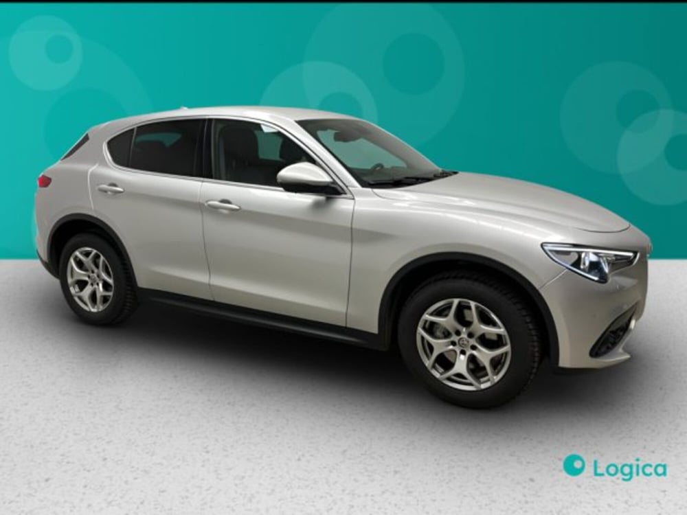 Alfa Romeo Stelvio usata a Biella (7)