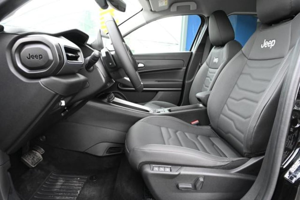 Jeep Avenger nuova a Torino (13)