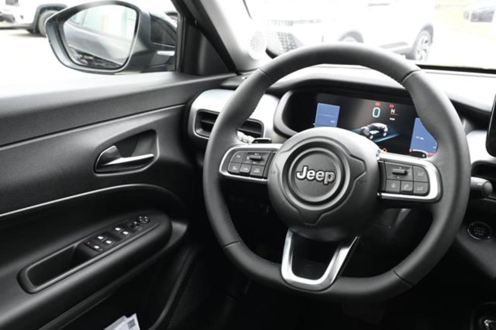 Jeep Avenger nuova a Torino (19)