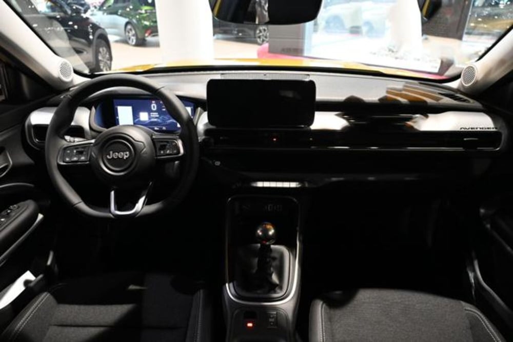 Jeep Avenger nuova a Torino (10)
