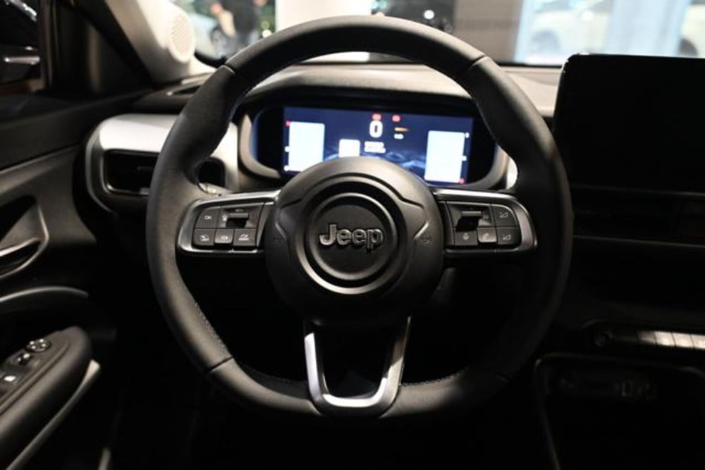 Jeep Avenger nuova a Torino (15)