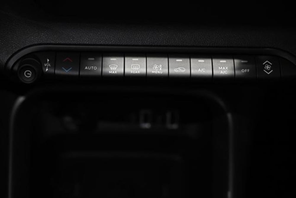 Jeep Avenger nuova a Torino (18)