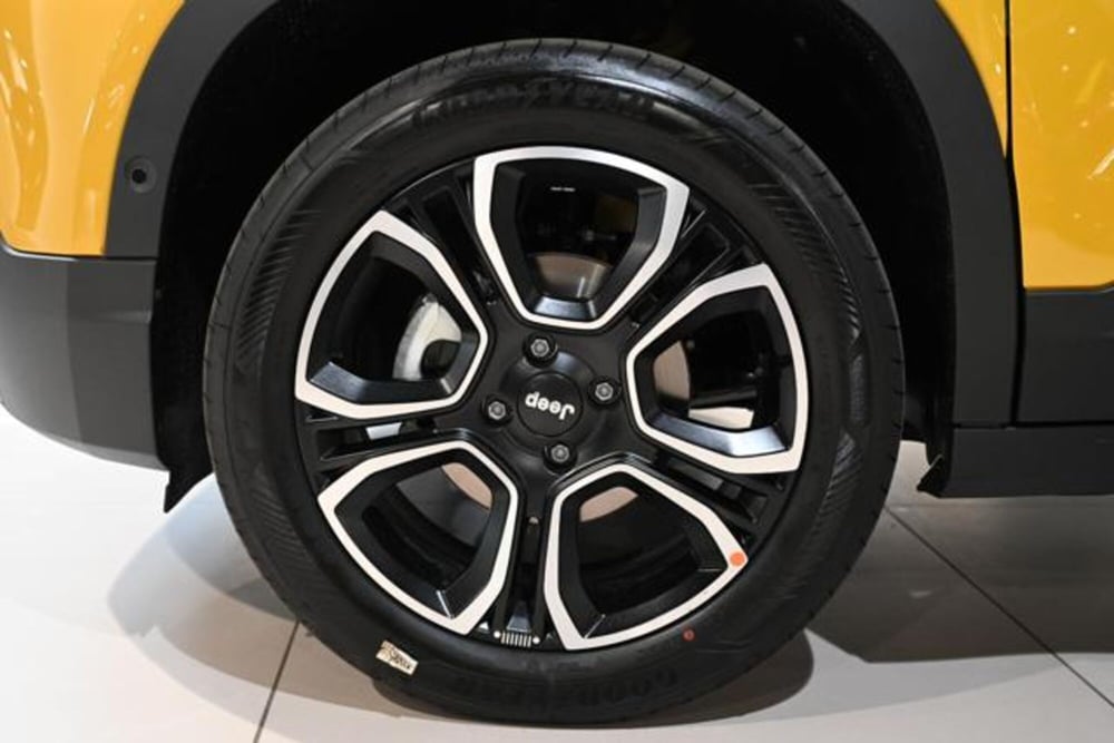 Jeep Avenger nuova a Torino (9)