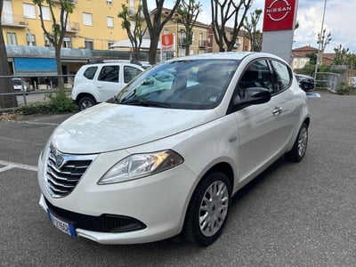 Lancia Ypsilon 1.2 69 CV 5 porte Silver del 2012 usata a Casalgrande