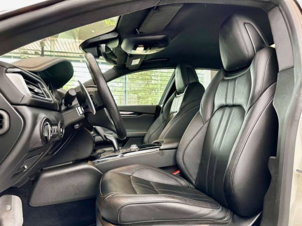 Maserati Ghibli usata a Torino (10)