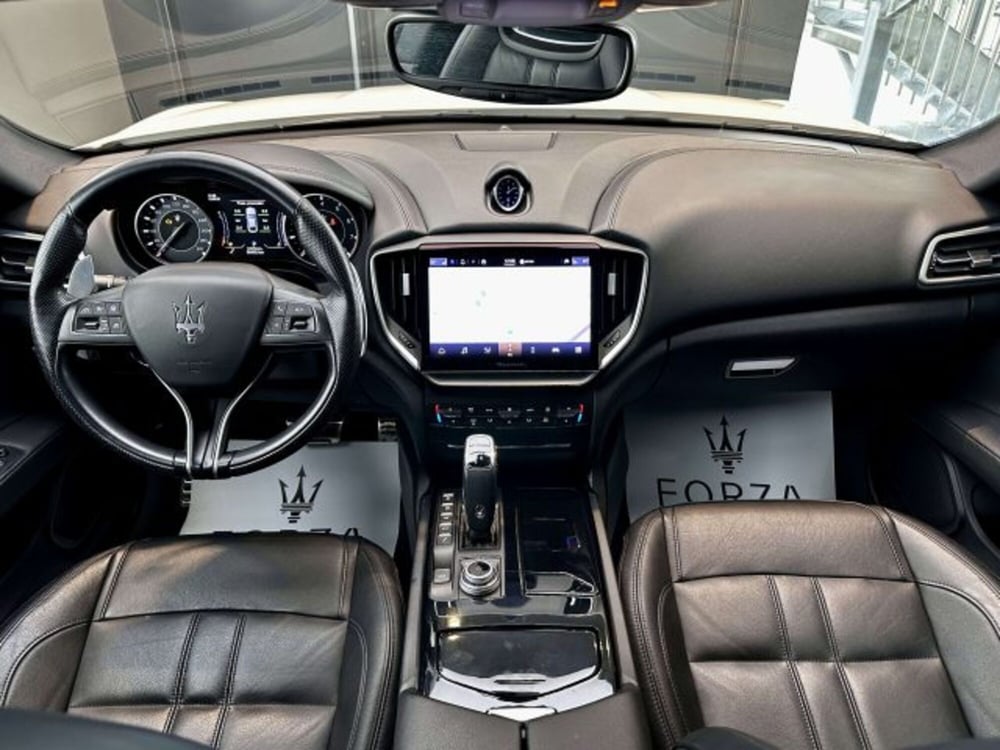 Maserati Ghibli usata a Torino (15)