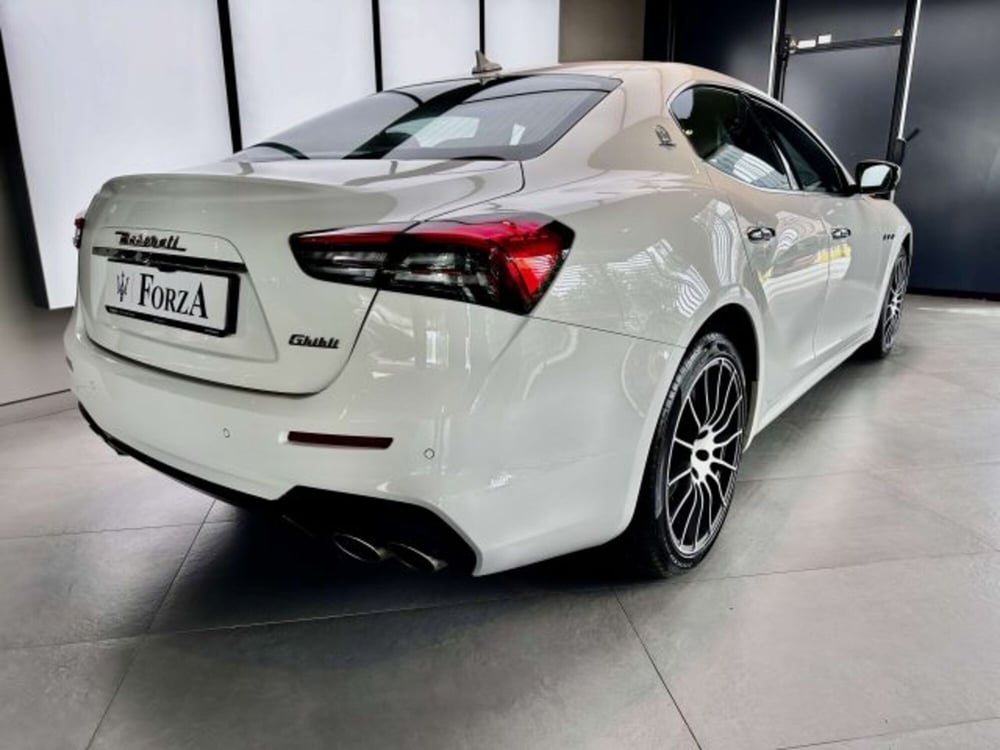 Maserati Ghibli usata a Torino (6)