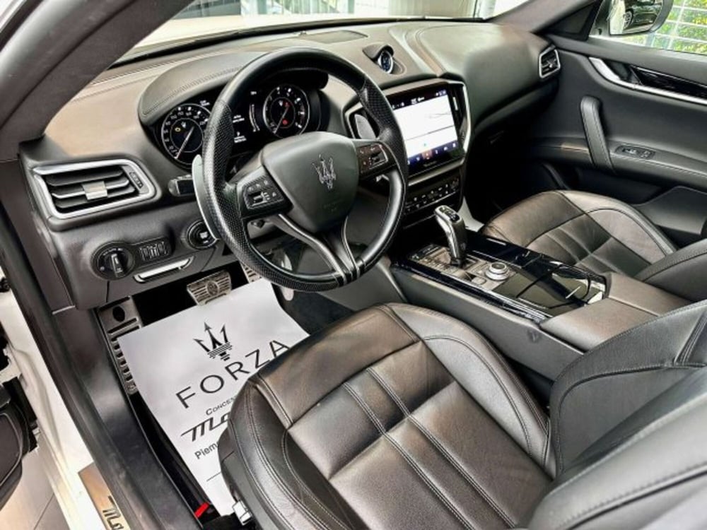 Maserati Ghibli usata a Torino (9)
