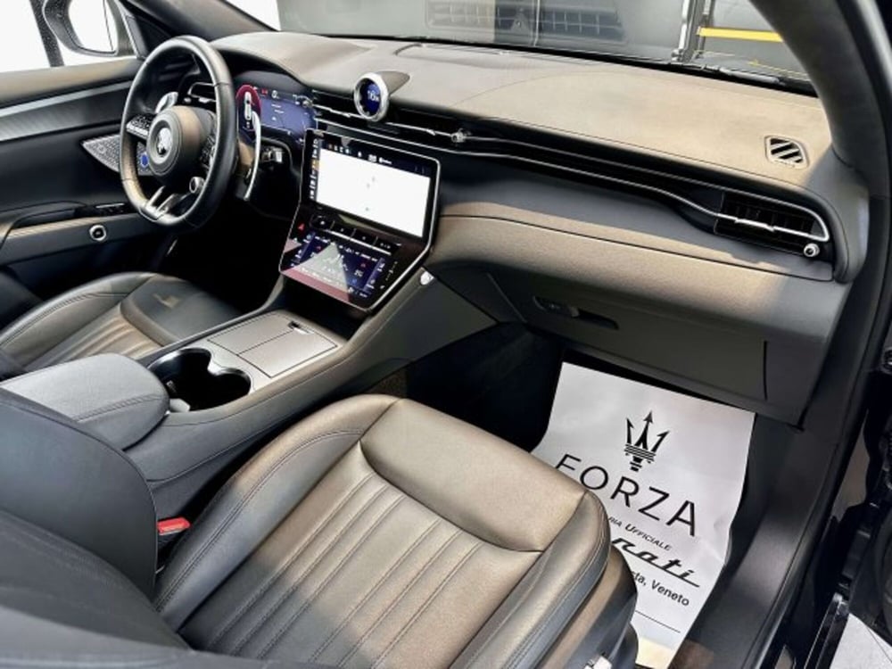 Maserati Grecale usata a Torino (11)