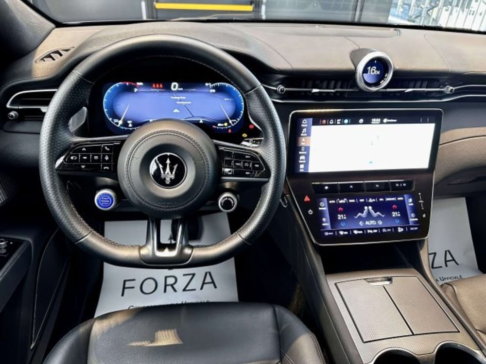 Maserati Grecale usata a Torino (13)