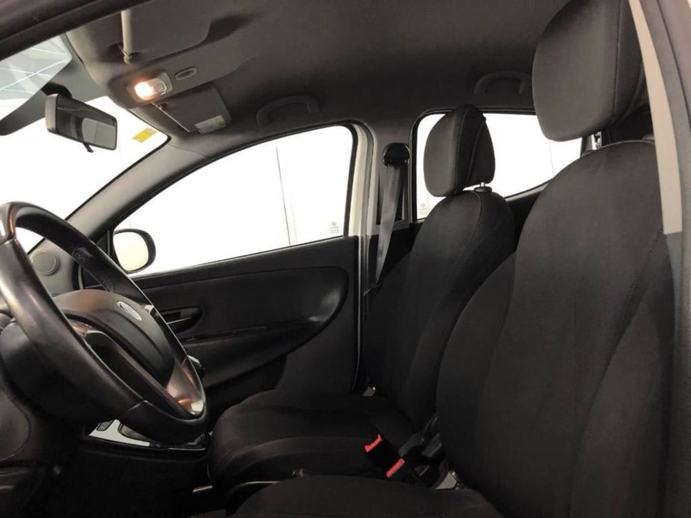 Lancia Ypsilon usata a Torino (11)