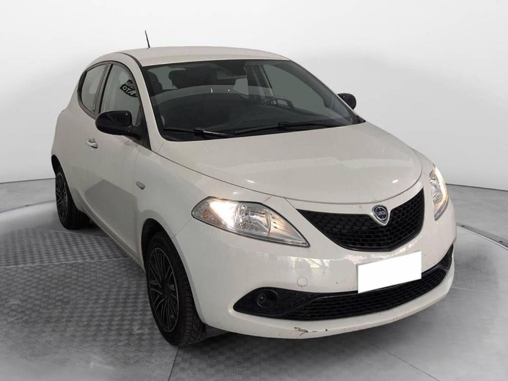 Lancia Ypsilon usata a Torino (3)