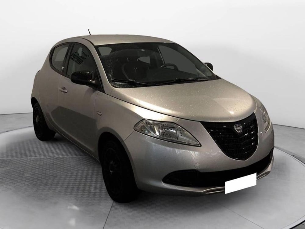 Lancia Ypsilon usata a Torino (3)