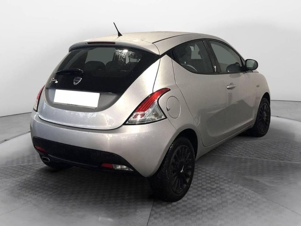 Lancia Ypsilon usata a Torino (4)