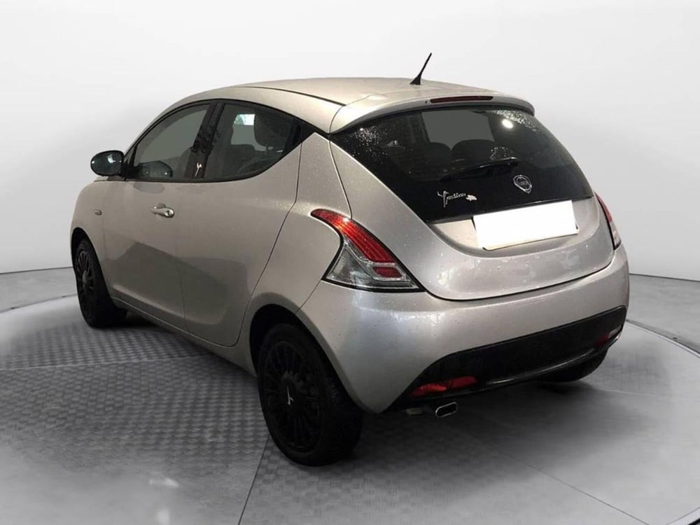 Lancia Ypsilon usata a Torino (6)
