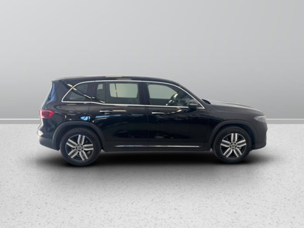 Mercedes-Benz EQB usata a Teramo (7)