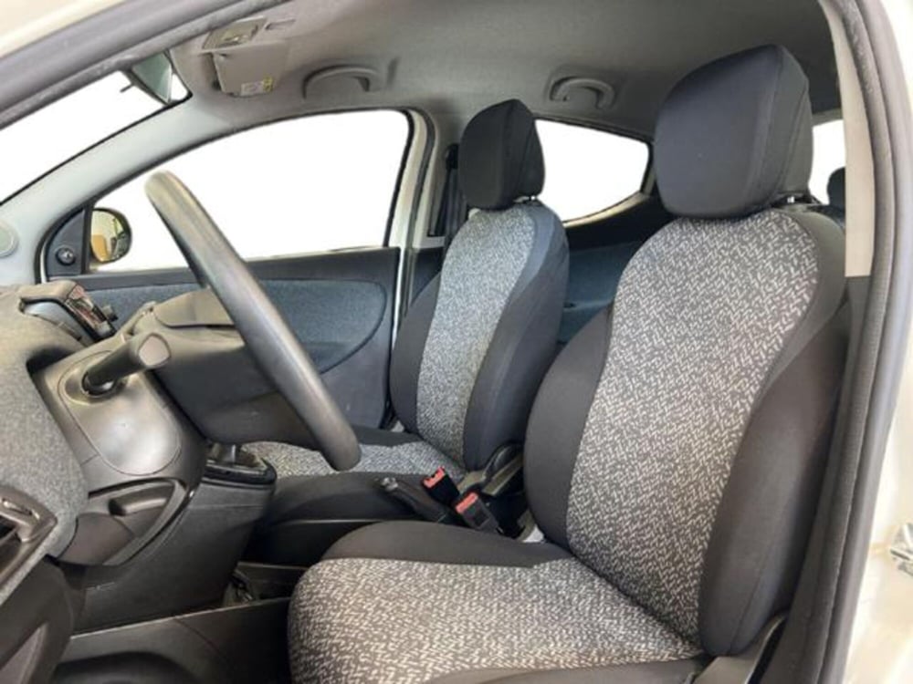 Lancia Ypsilon usata a Vercelli (10)