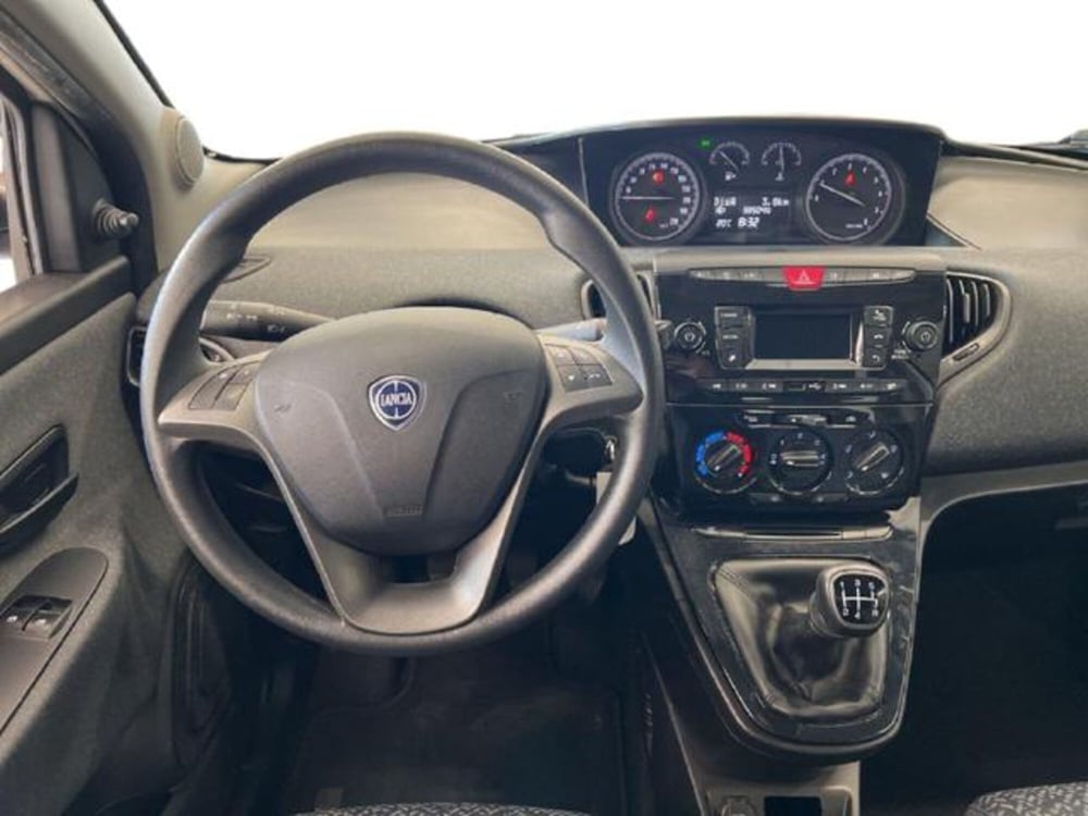 Lancia Ypsilon usata a Vercelli (13)