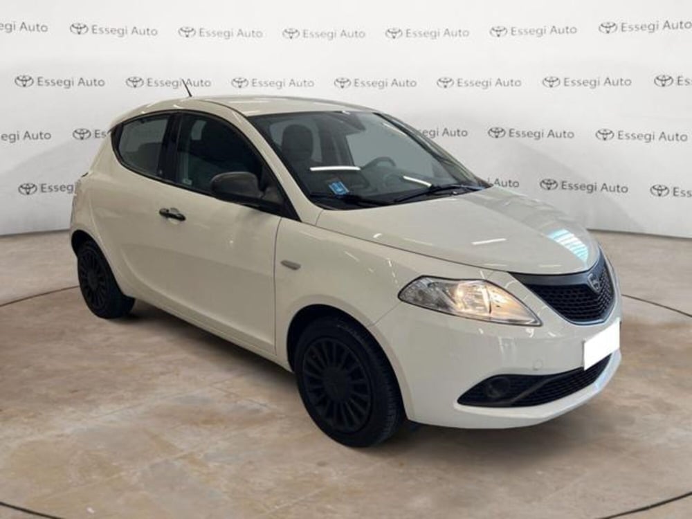 Lancia Ypsilon usata a Vercelli (3)
