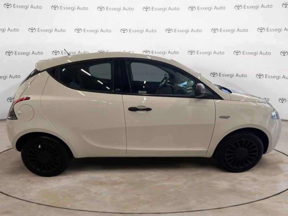 Lancia Ypsilon usata a Vercelli (4)