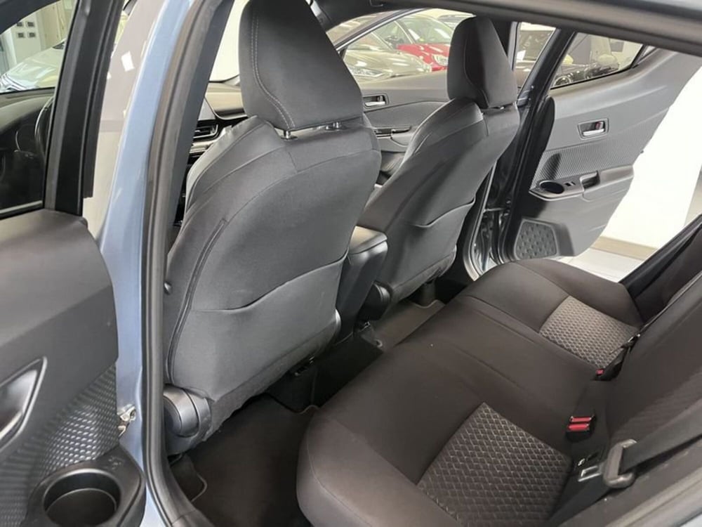Toyota Toyota C-HR usata a Prato (10)
