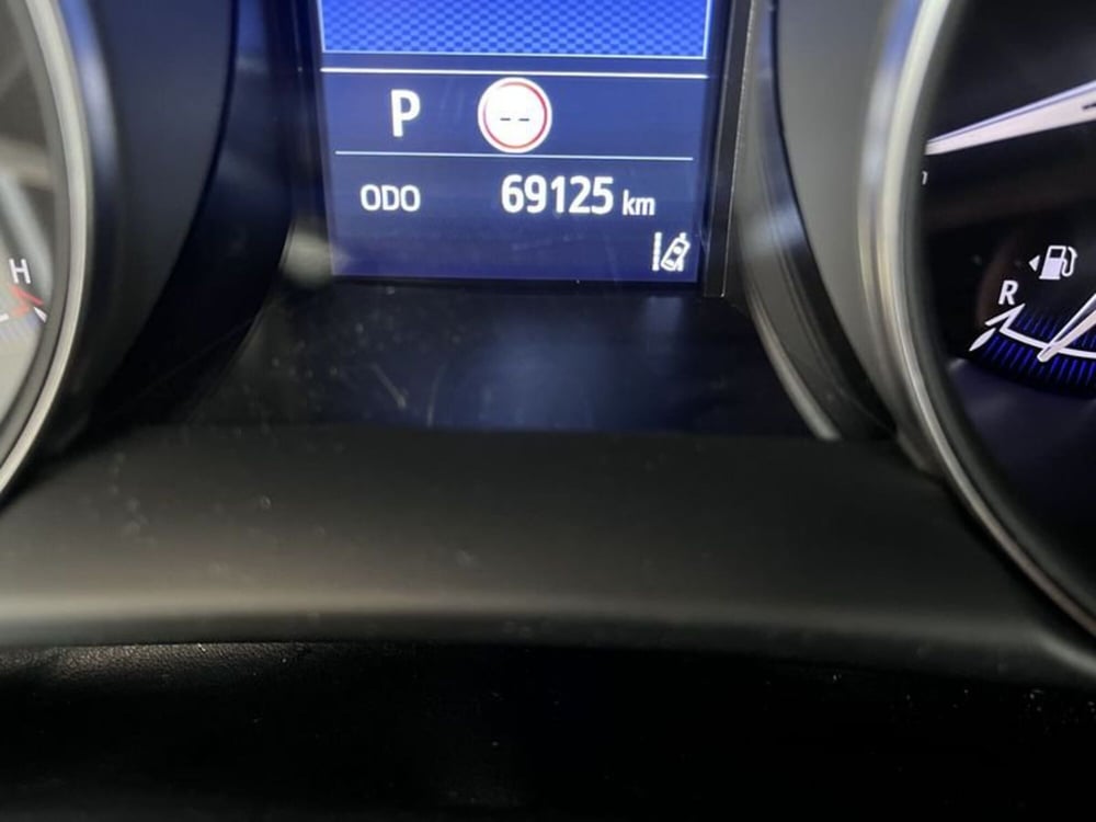 Toyota Toyota C-HR usata a Prato (12)