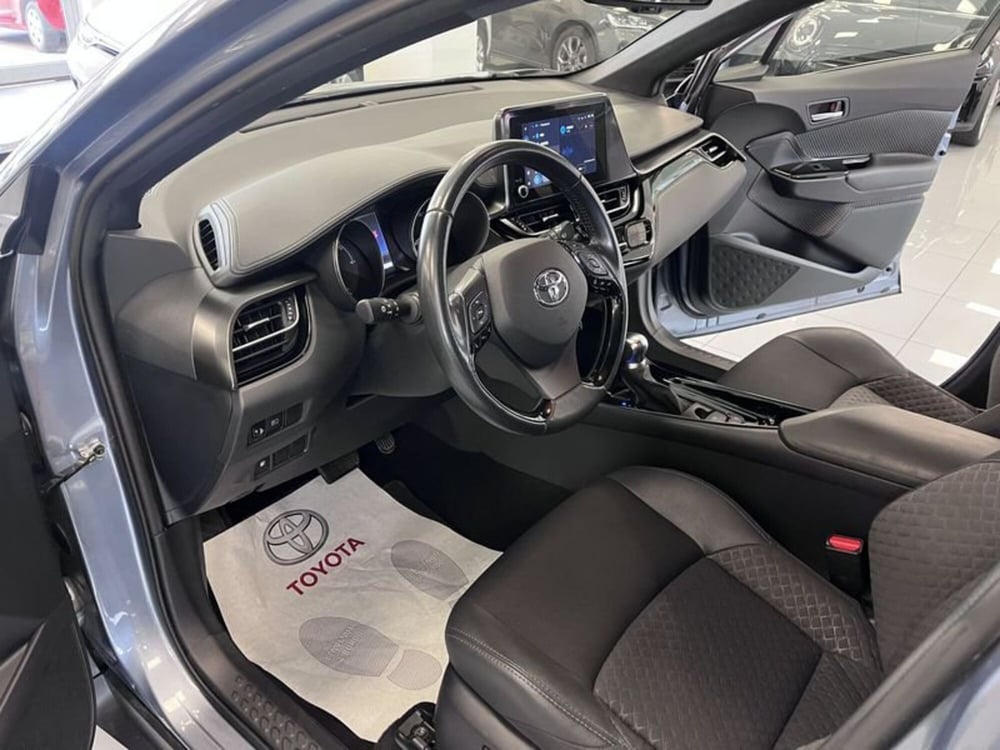 Toyota Toyota C-HR usata a Prato (7)