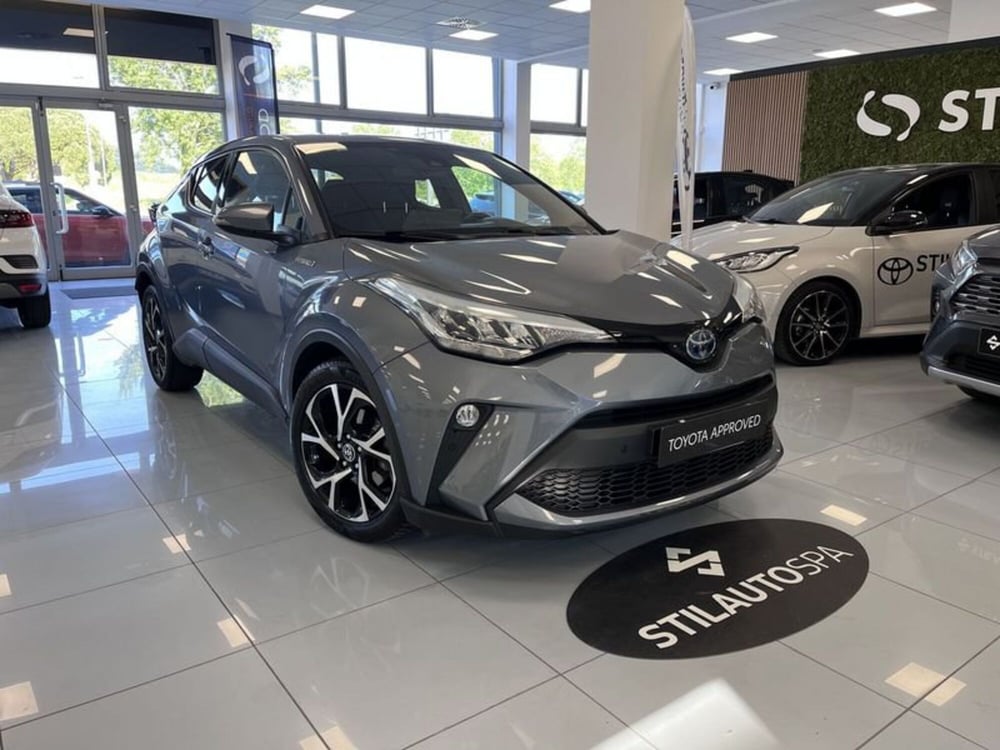 Toyota Toyota C-HR usata a Prato (3)