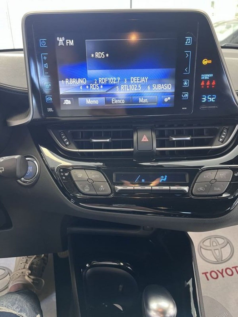 Toyota Toyota C-HR usata a Prato (11)