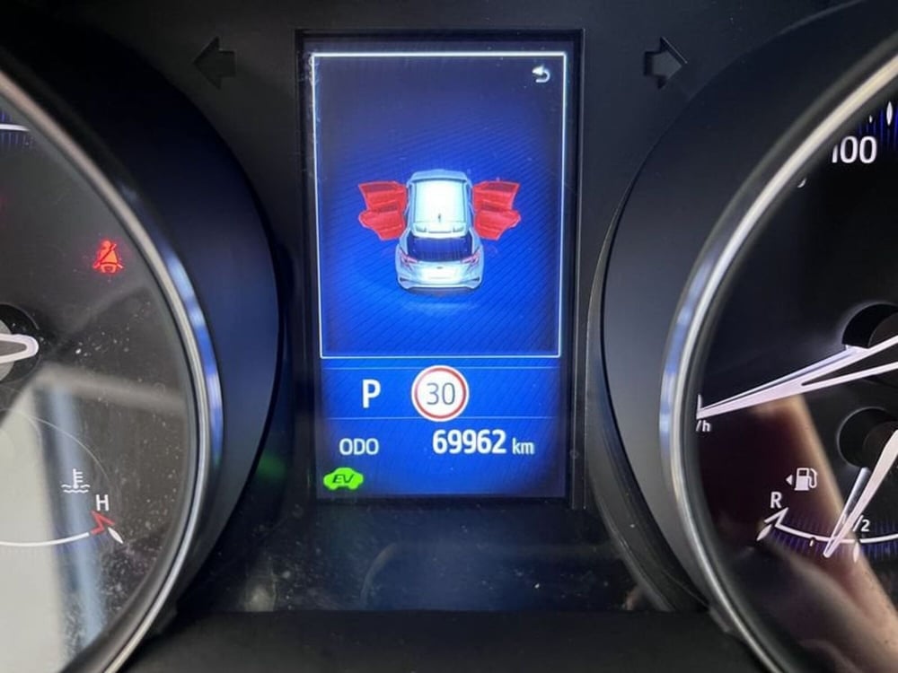 Toyota Toyota C-HR usata a Prato (12)