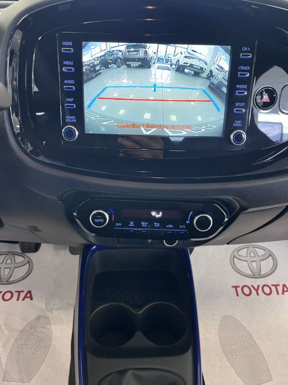 Toyota Aygo X usata a Prato (12)
