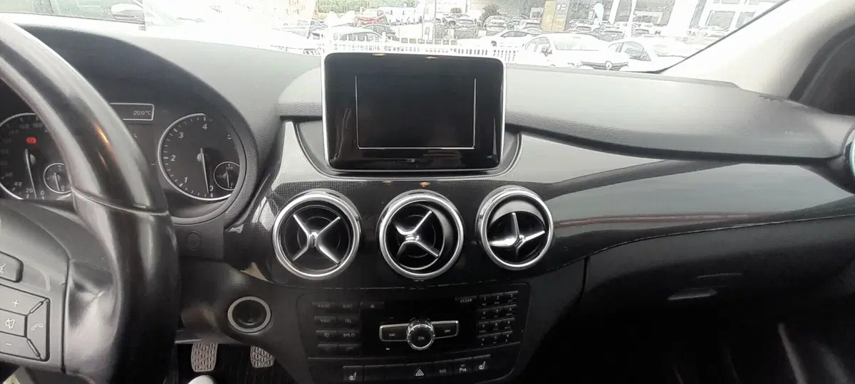Mercedes-Benz Classe B usata a Cosenza (11)