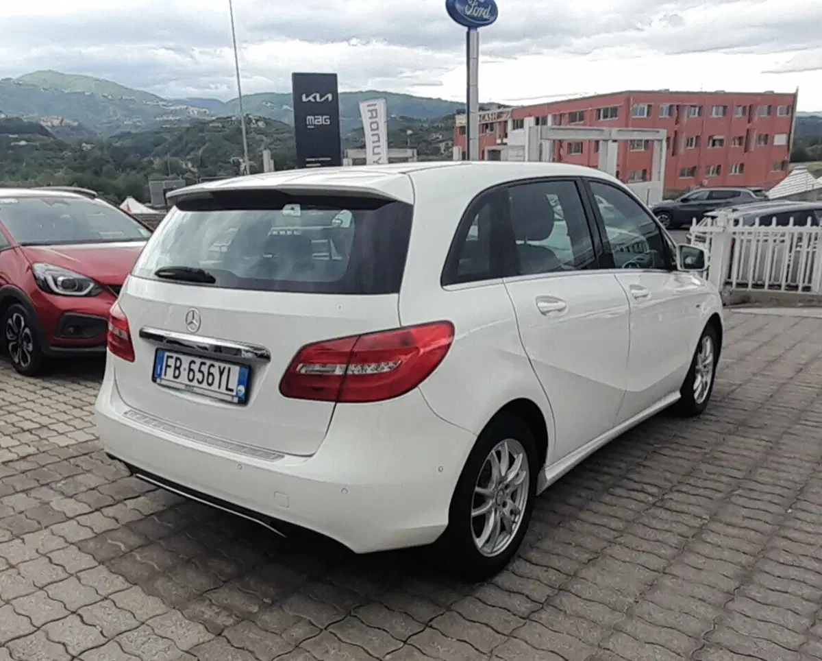 Mercedes-Benz Classe B usata a Cosenza (6)