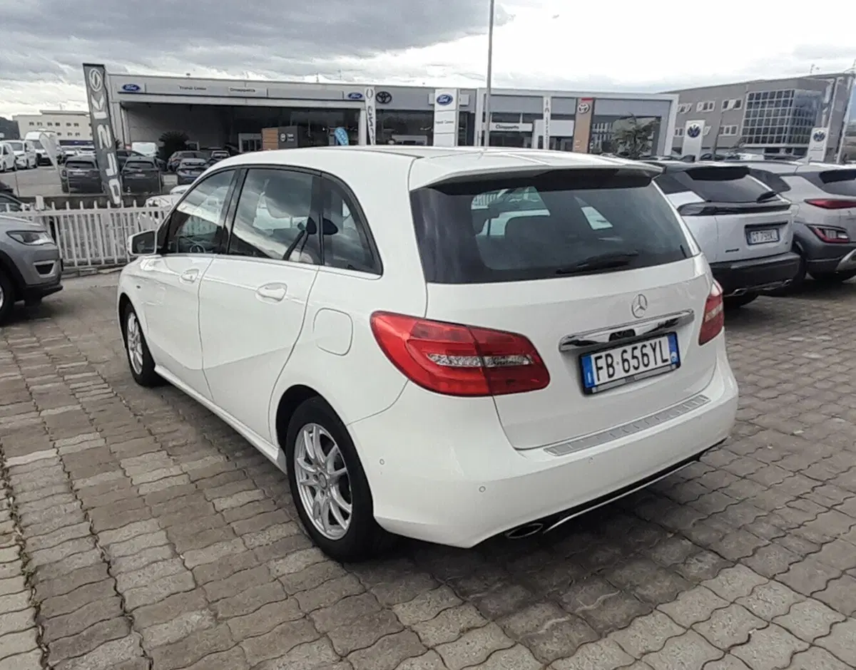 Mercedes-Benz Classe B usata a Cosenza (8)