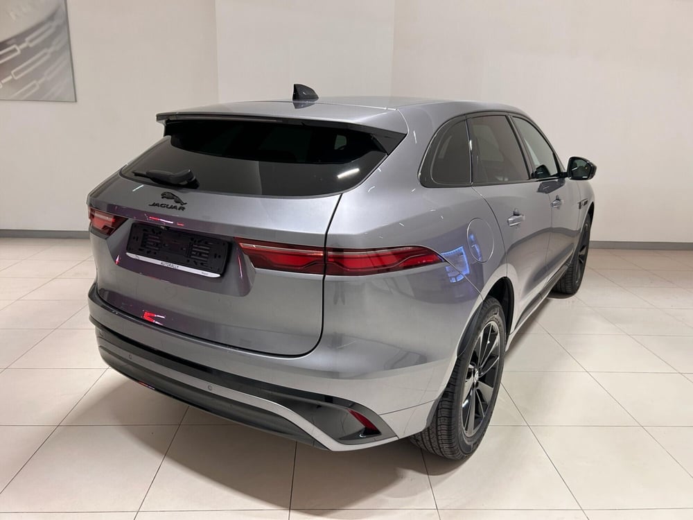 Jaguar F-Pace nuova a Napoli (2)